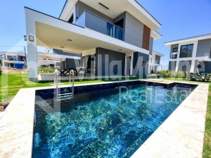 ** LUXURIOUS 3+1 VILLA WITH PRIVATE POOL IN GUZELÇAMLI **