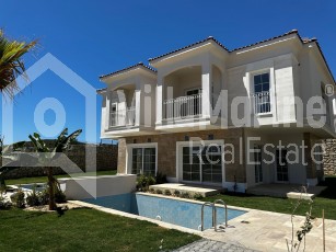 3+1 VILLA WITH PRIVATE POOL FOR SALE IN KUŞADASI SHOPPING AREA..